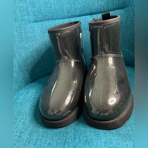Women Waterproof Short Uggs Sz 9